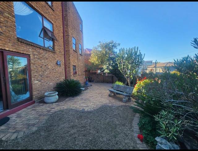 3 BEDROOM TOWNHOUSE FOR SALE IN BASSONIA